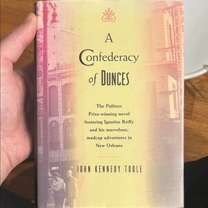 A Confederacy of Dunces Book Pulitzer Prive Winning Novel